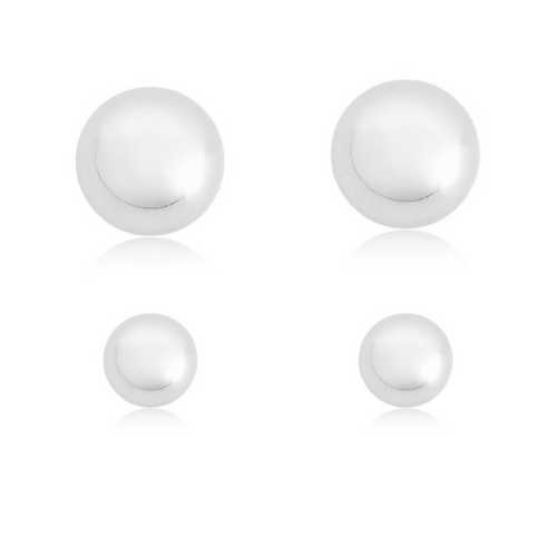 Brinco meia esfera lisa prateada. Um verdadeiro encanto!  Semijoia perfeita para quem não abre mão da personalidade e elegância para compor os acessórios e looks. Excelente escolha para quem busca uma peça única e versátil. 