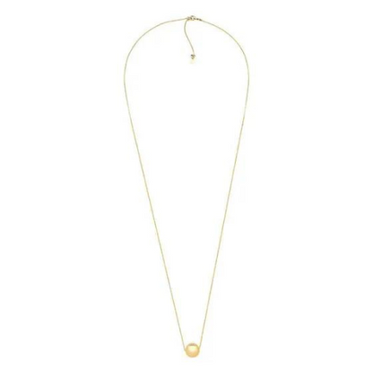 Colar com pingente de bolinha 8 MM e corrente veneziana. Um verdadeiro encanto!  Semijoia perfeita para quem não abre mão da personalidade e elegância para compor os acessórios e looks. Excelente escolha para quem busca uma peça única e versátil. 