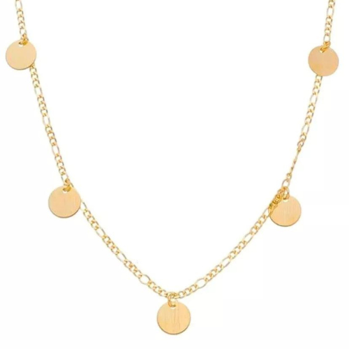 Colar medalhinhas lisas com corrente do tipo cartier. Um verdadeiro encanto!  Semijoia perfeita para quem não abre mão da personalidade e elegância para compor os acessórios e looks. Excelente escolha para quem busca uma peça única e versátil. 